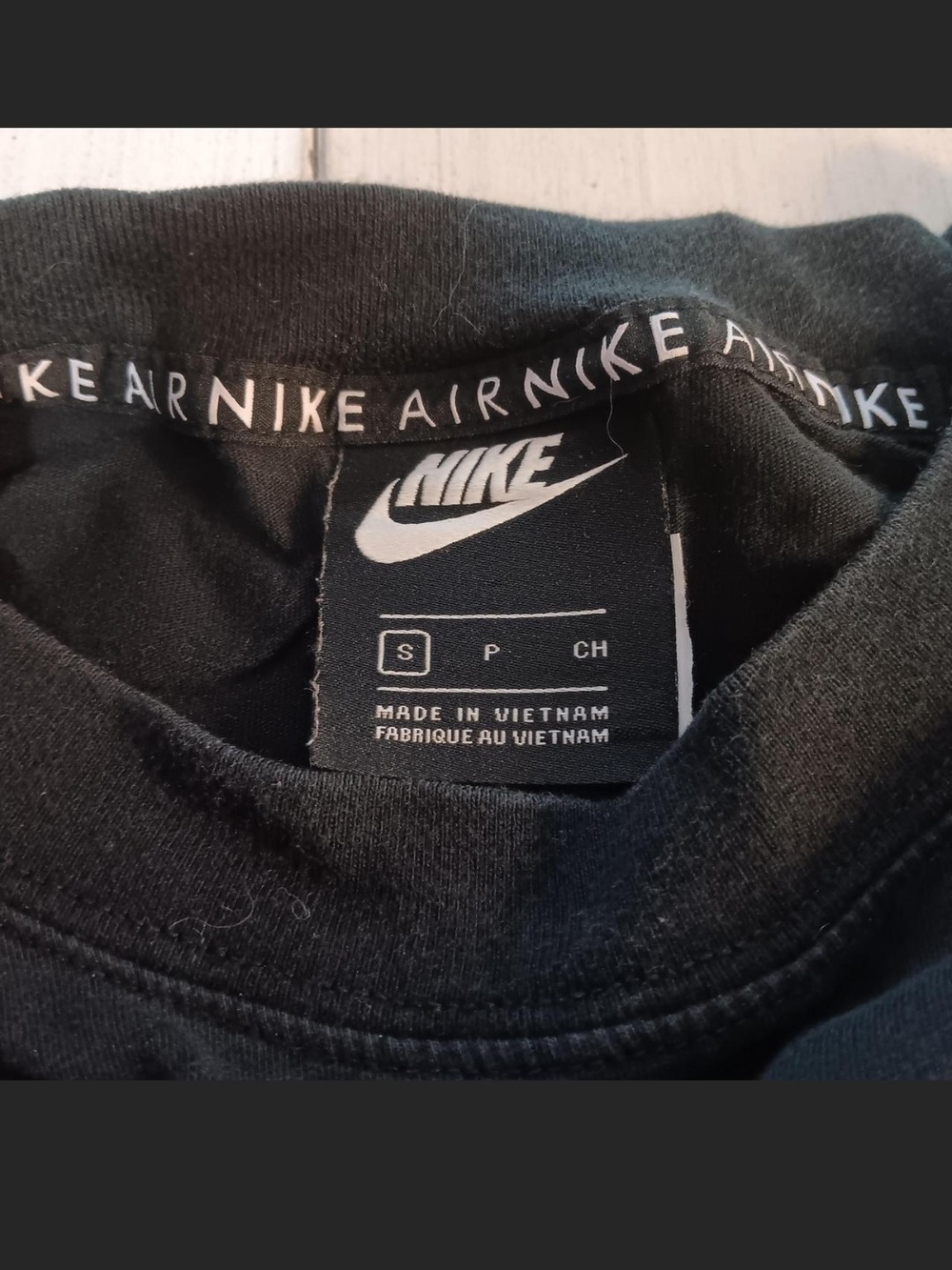 Nike Air Black Long Sleeve Crew Shirt - Picture 7 of 7